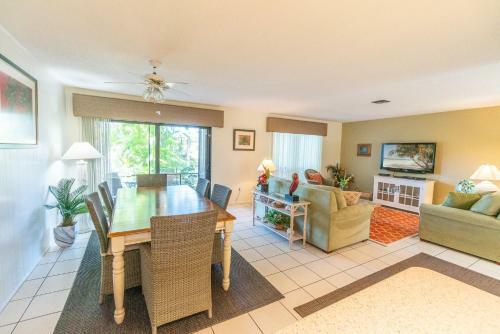 Family Style Beach Resort Condo On Quiet West End A104