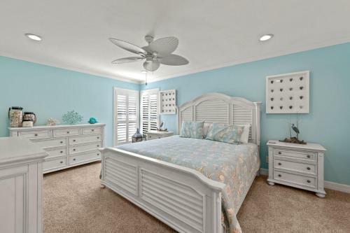Beach Resort Condo On Sanibel's Secluded West End - Blind Pass C210
