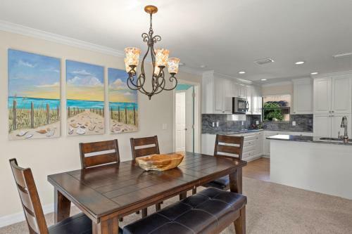 Beach Resort Condo On Sanibel's Secluded West End - Blind Pass C210