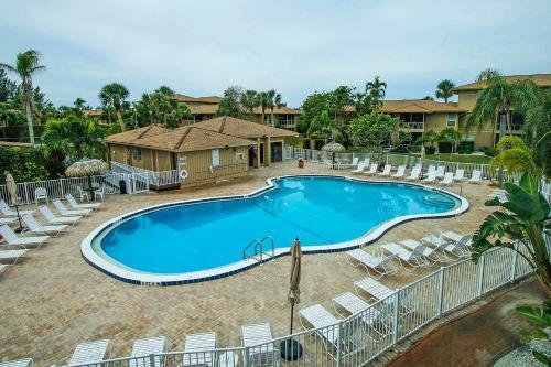 Beach Resort Condo On Sanibel's Secluded West End - Blind Pass C210