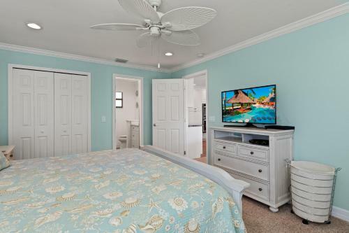 Beach Resort Condo On Sanibel's Secluded West End - Blind Pass C210