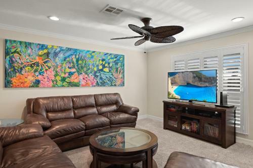 Beach Resort Condo On Sanibel's Secluded West End - Blind Pass C210