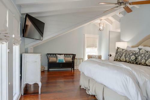 Our Happy Place - 50 Venice Circle By Dune Vacation Rentals