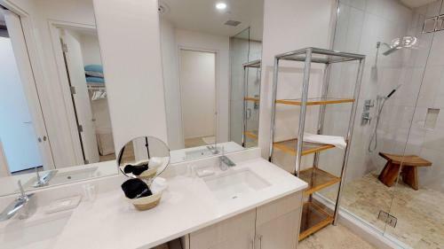 Viridian By Dune Vacation Rentals