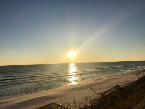 Viridian By Dune Vacation Rentals