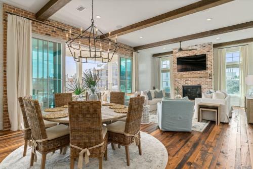 3527 East County Highway 30a