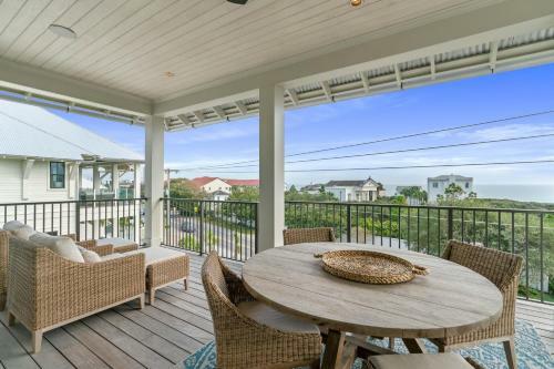 3527 East County Highway 30a