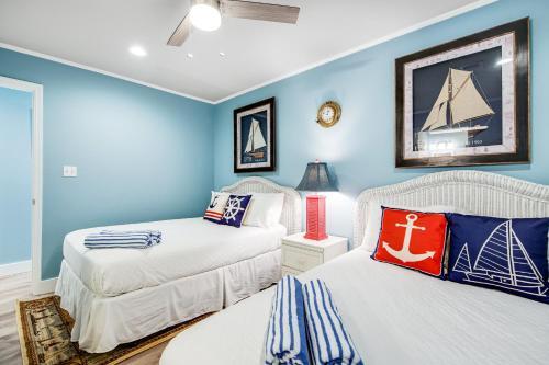 Beachside Villas #812