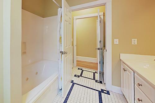 ?plantation Dreams? Off 30a W/ Pools - Near Beach Home