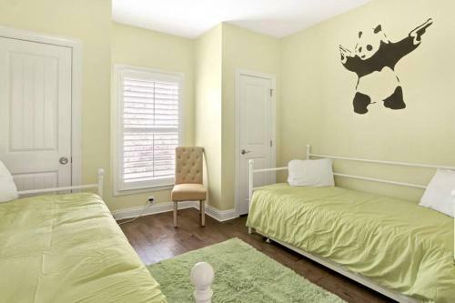 Villa Luxury Waterfront Private Party Compound! 30a - Fulls Craps - Kayak-5 Bikes -sleeps 18+