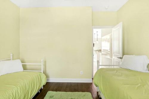 Villa Luxury Waterfront Private Party Compound! 30a - Fulls Craps - Kayak-5 Bikes -sleeps 18+