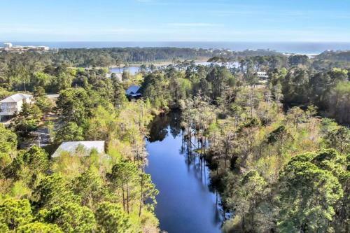 Villa Luxury Waterfront Private Party Compound! 30a - Fulls Craps - Kayak-5 Bikes -sleeps 18+
