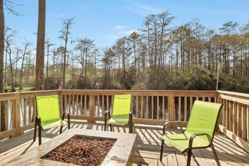 Villa Luxury Waterfront Private Party Compound! 30a - Fulls Craps - Kayak-5 Bikes -sleeps 18+