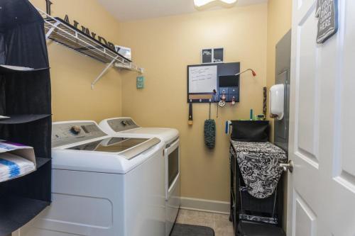 1732 W County Hwy 30a Unit 401