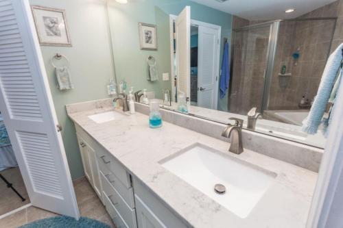 1732 W County Hwy 30a Unit 401