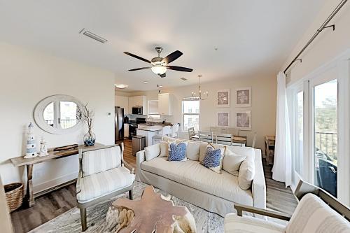 Apartamento Hidden Lakes Gem - Balcony & Pool - Walk To Beach Condo