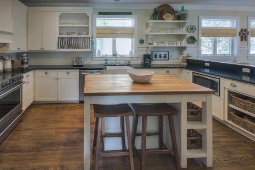 4 Fish Cottage