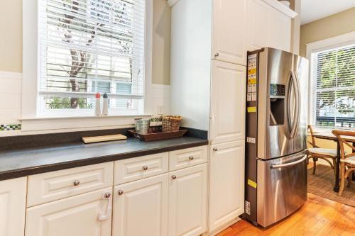 3 Bed 6 Bath Vacation Home In Seagrove, Fl