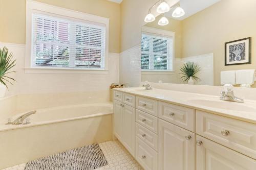 3 Bed 6 Bath Vacation Home In Seagrove, Fl