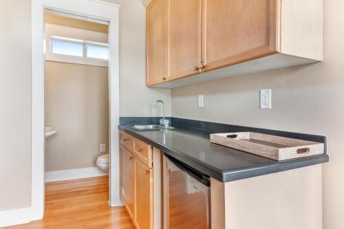 3 Bed 6 Bath Vacation Home In Seagrove, Fl
