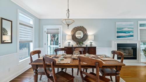 Private Pool, Private Beach Access Point, Beach Music- A Seagrove Delight!