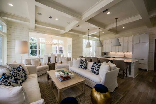 Watercolor By Dune Vacation Rentals - Beach District