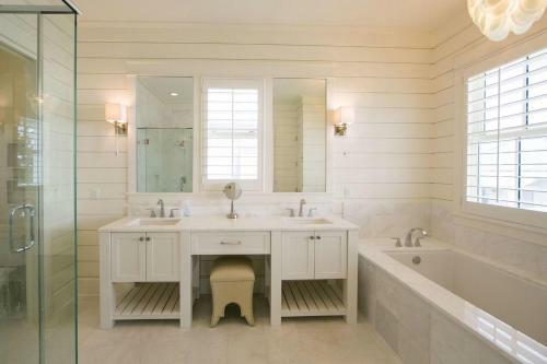 Watercolor By Dune Vacation Rentals - Beach District