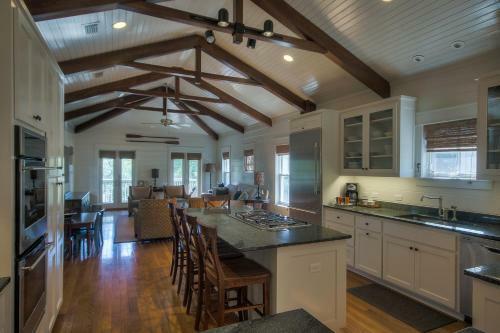592 Western Lake Drive