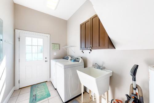 Seagrove Escape