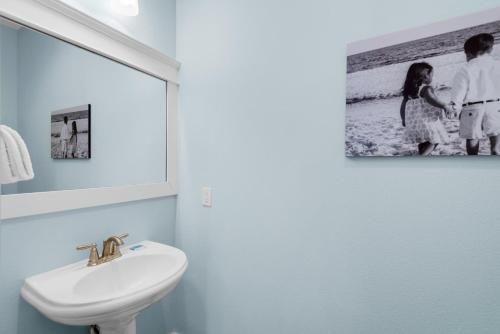 The Bluebird Beach House By Realjoy Vacations