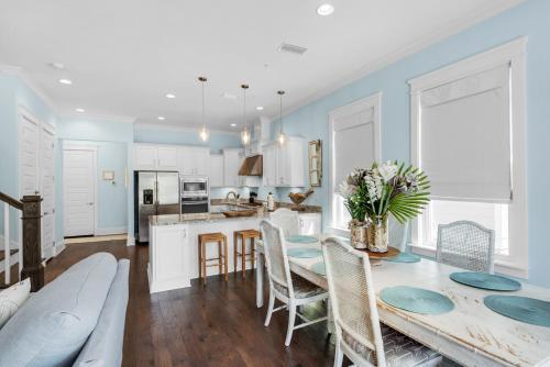 The Bluebird Beach House By Realjoy Vacations
