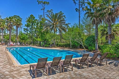 Beach Oasis With Pool Access, About 1 Mi To Shore!