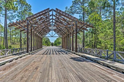 Beach Oasis With Pool Access, About 1 Mi To Shore!