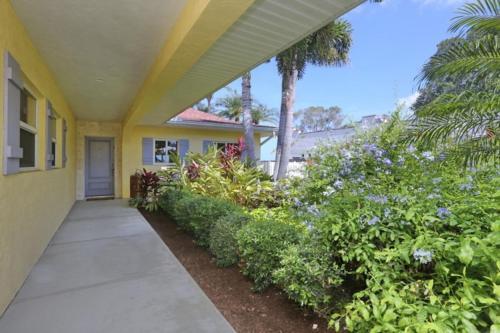 Sarasota - Dunmore 8730