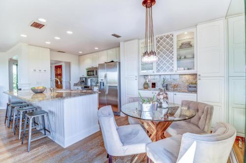 New Listing! Beachfront Gem With Wraparound Balcony Townhouse