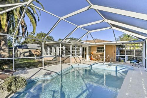 House 3 Miles To Siesta Key - Walk To Gulf Gate!