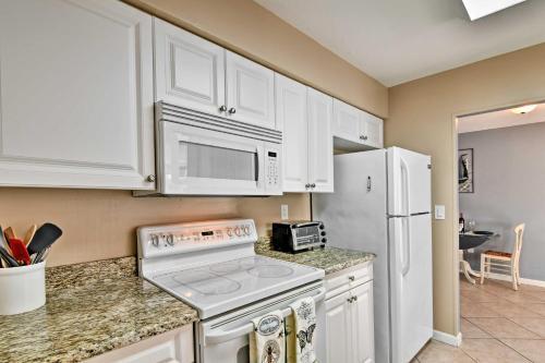 House 3 Miles To Siesta Key - Walk To Gulf Gate!
