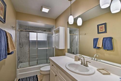 House 3 Miles To Siesta Key - Walk To Gulf Gate!