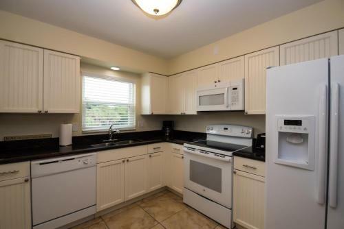 301 Avenida Del Norte - Siesta Key Village Condo