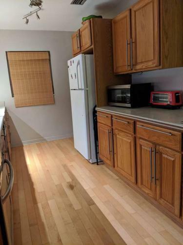 Vantage House 3 Bed 1 Full Bath 1 Half Bath