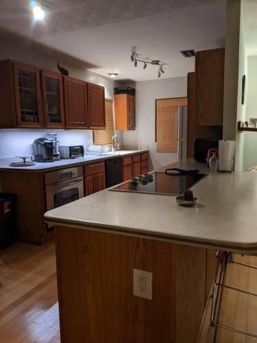 Vantage House 3 Bed 1 Full Bath 1 Half Bath