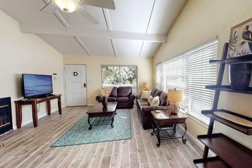 Peacock Bungalow - Left