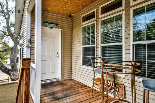 Siesta Key Waterfront Home ...........steps To Siesta Beach!!