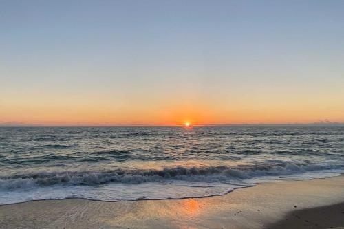 Apartamento Oceanfront Getaway With Satellite Beach Views!