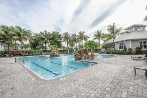 Greenlinks Golf Villa At Lely Resort