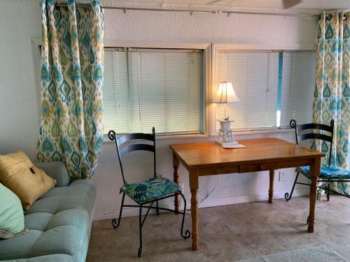 Hotel Pelican Island Cottages