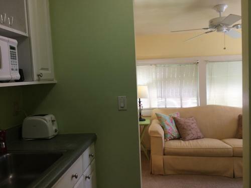 Hotel Pelican Island Cottages