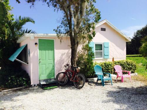 Hotel Pelican Island Cottages
