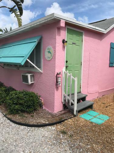 Hotel Pelican Island Cottages