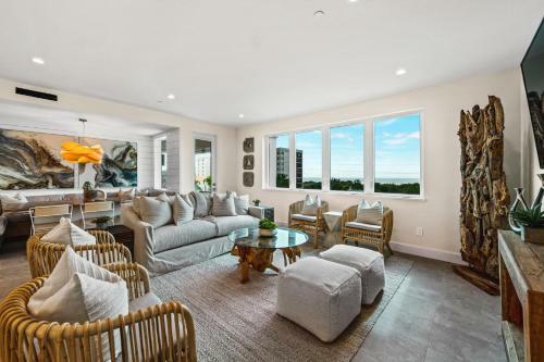 The Upper Deck